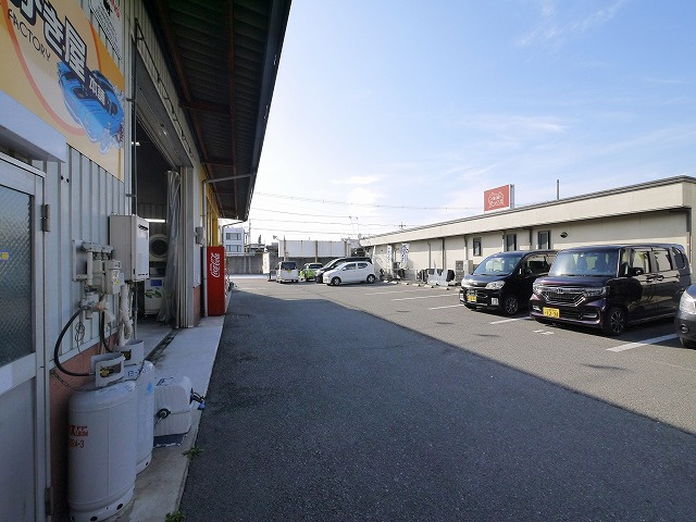宮前倉庫の駐車場