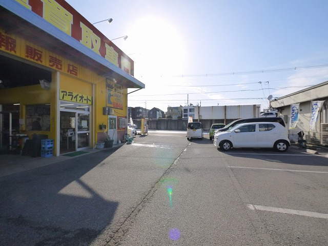 宮前倉庫の駐車場