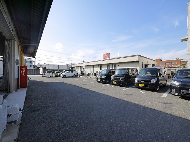 宮前倉庫の駐車場