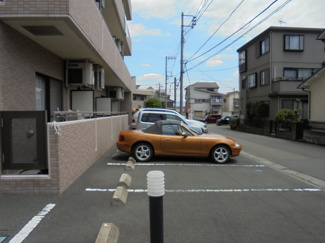 敷地内駐車場♪(空き要確認)