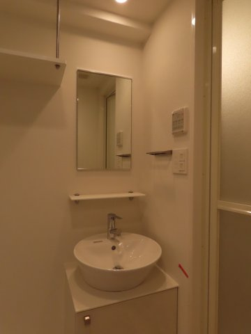 エスリード大阪クレストコートの独立洗面台