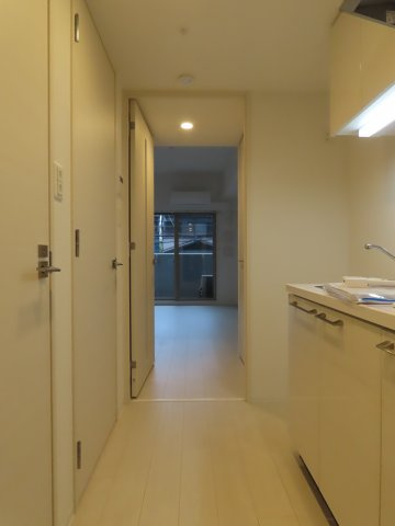 エスリード大阪クレストコートの玄関