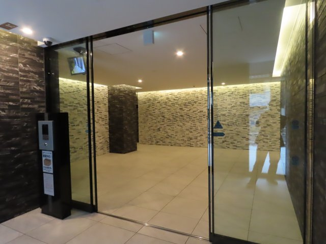 エスリード大阪クレストコートのロビー