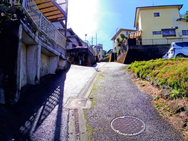 【前面道路含む現地写真】 | 三島市徳倉3丁目 中古住宅 EH04500 | 三島市徳倉3丁目　前面道路