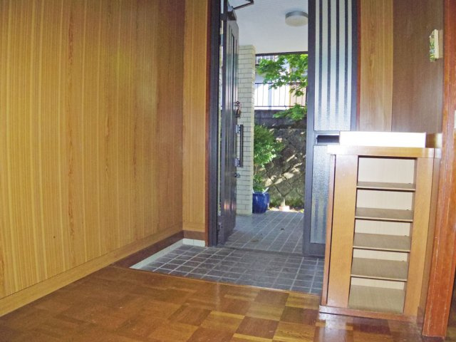 【玄関】 | 三島市徳倉3丁目 中古住宅 EH04500 | 三島市徳倉3丁目　玄関