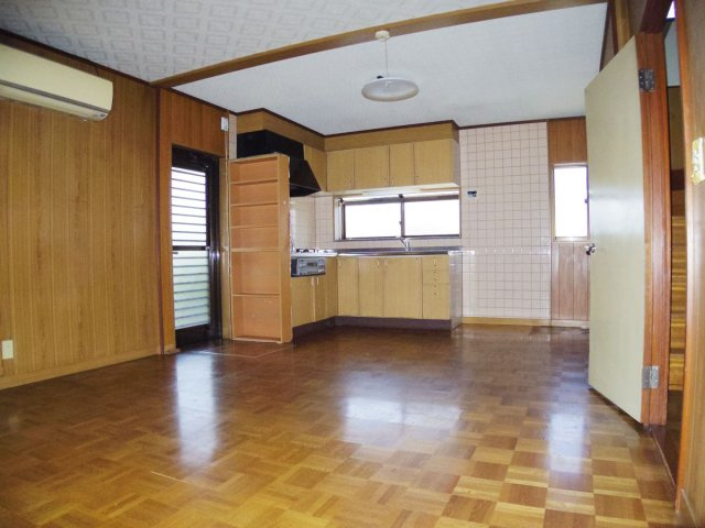 【居間・リビング】 | 三島市徳倉3丁目 中古住宅 EH04500 | 三島市徳倉3丁目　リビング