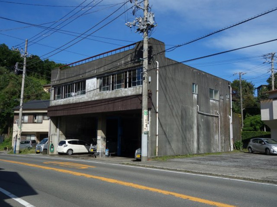 【外観】 | 伊東市玖須美元和田　売り事務所 | 自動車修理工場として盛業