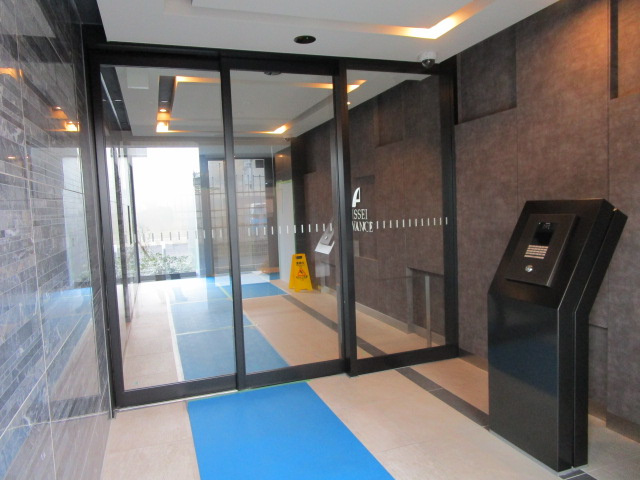 アドバンス大阪ヴェンティのエントランス