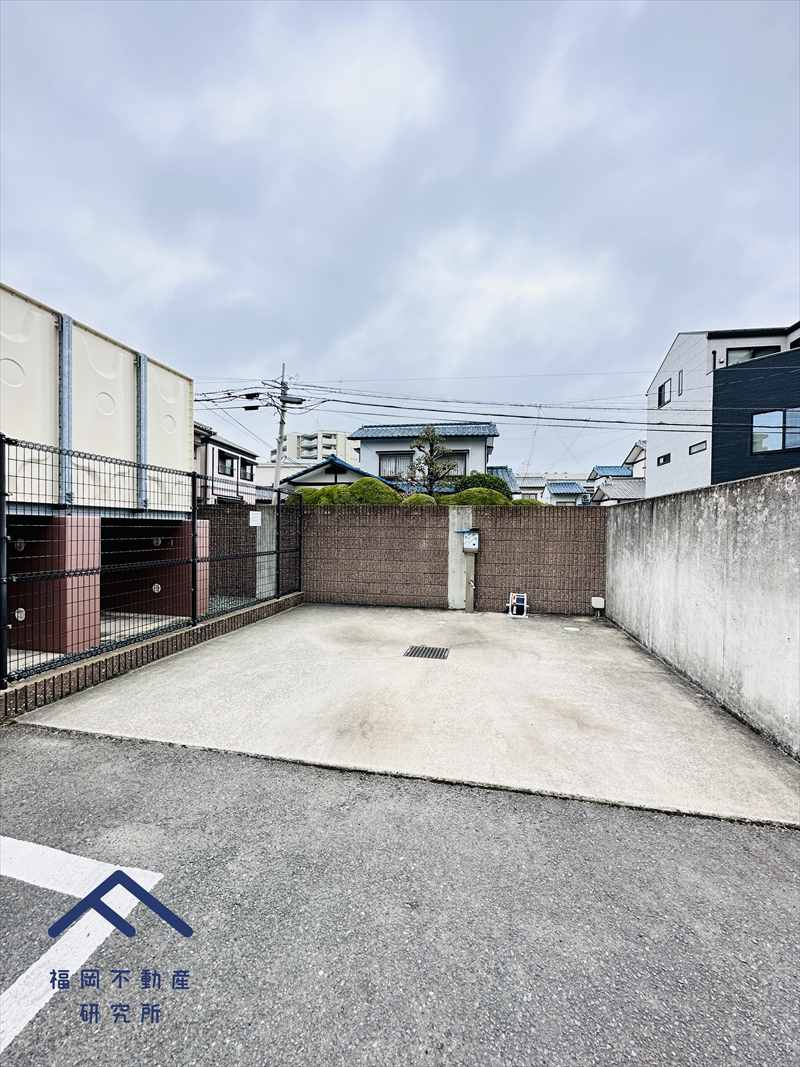 ダイアパレスグランデージ原の駐車場