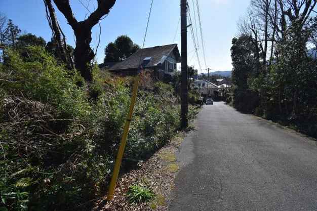 【前面道路含む現地写真】 | 伊東市八幡野　売地 | 北東側道路より