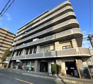 【外観】 | 外観も気になるポイント。築20年を感じさせない綺麗な外観です。