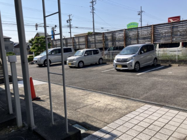 サンライズ花園Cの駐車場