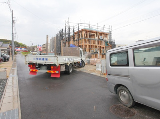 【前面道路含む現地写真】