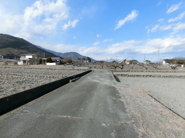 曲輪田新田429.55坪【事業用地】の前面道路含む現地写真