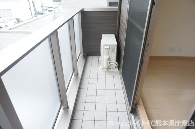 熊本市東区錦ケ丘のアパートのバルコニー