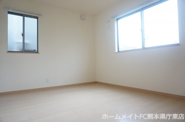 熊本市東区錦ケ丘のアパートの洋室