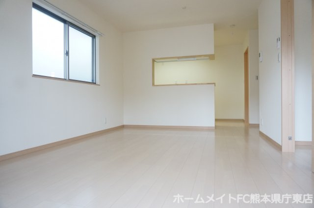 熊本市東区錦ケ丘のアパートの居間・リビング