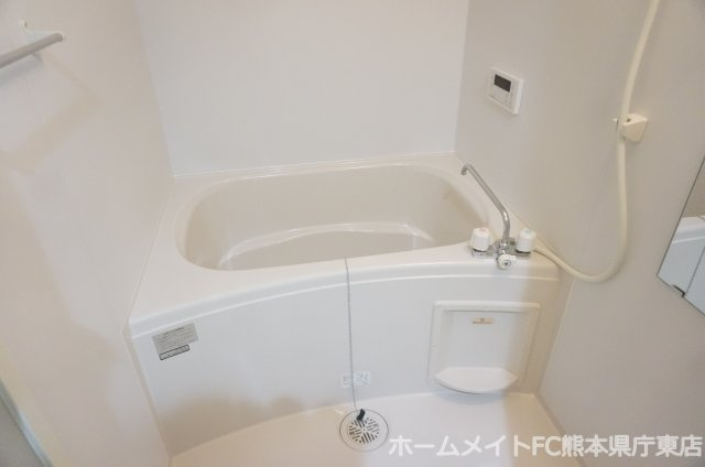 熊本市東区錦ケ丘のアパートの浴室