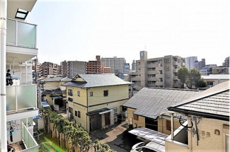 【展望】 | 陽当たりはもちろん、前面建物と距離があるので眺望も良好です。