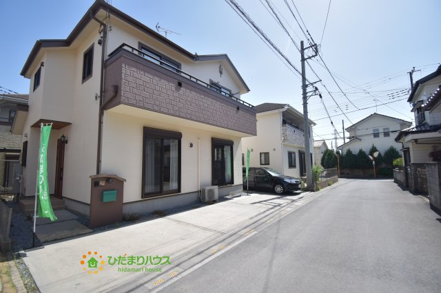 北本市中丸5丁目　中古一戸建ての前面道路含む現地写真