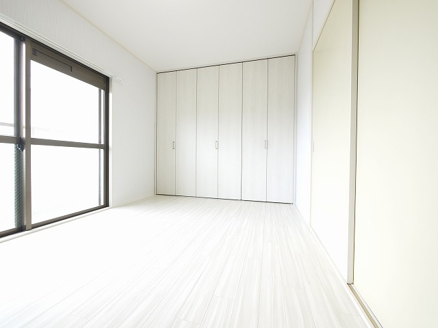 仲嶌マンションの洋室|きれいな洋室です