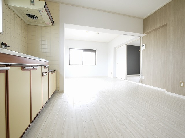 仲嶌マンションの居間・リビング|居間です