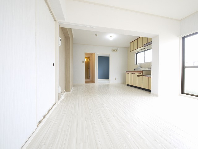 仲嶌マンションの居間・リビング|使いやすい居間です