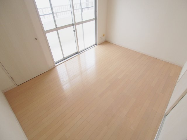 本町マンションの洋室