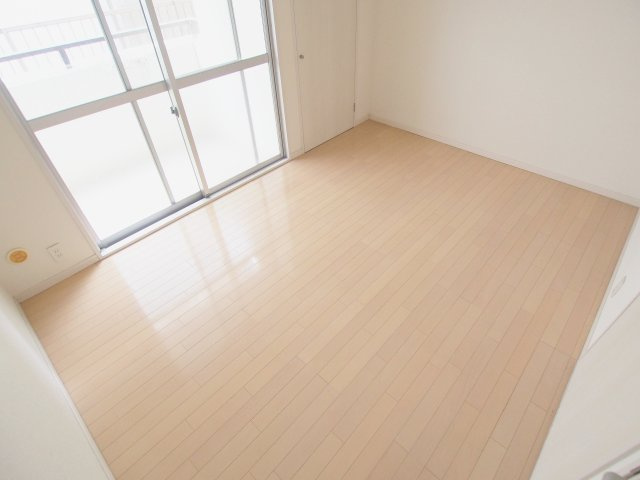 本町マンションの洋室