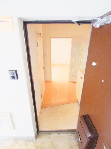 本町マンションの玄関