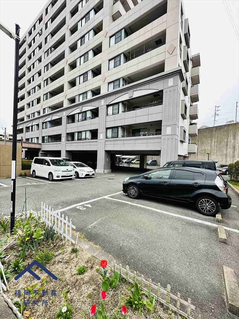 サンシティ博多南壱番館の駐車場