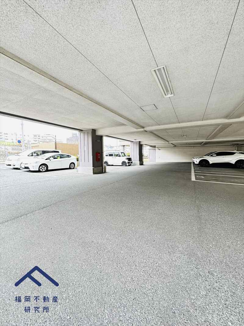 サンシティ博多南壱番館の駐車場