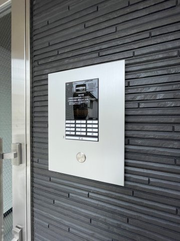 CRASTINE魚住町のエントランス