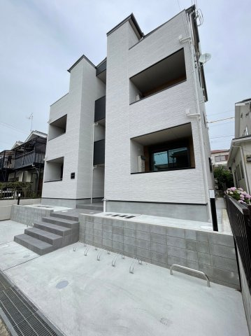 CRASTINE魚住町の外観