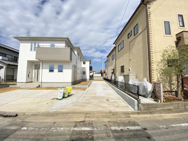 新築　前橋市広瀬町1期　2号棟の駐車場|現地写真　駐車スペースは縦列駐車になります、駐車2台分可能です！
