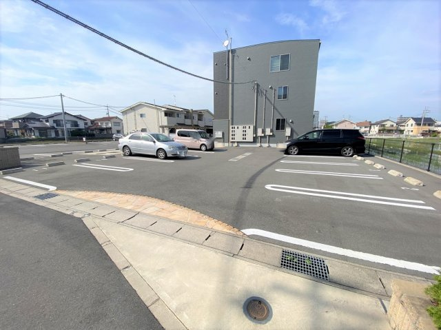 アルカンシエル　Ｄの駐車場