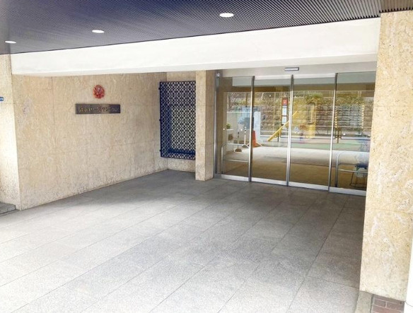 柏木ローズマンションのエントランス