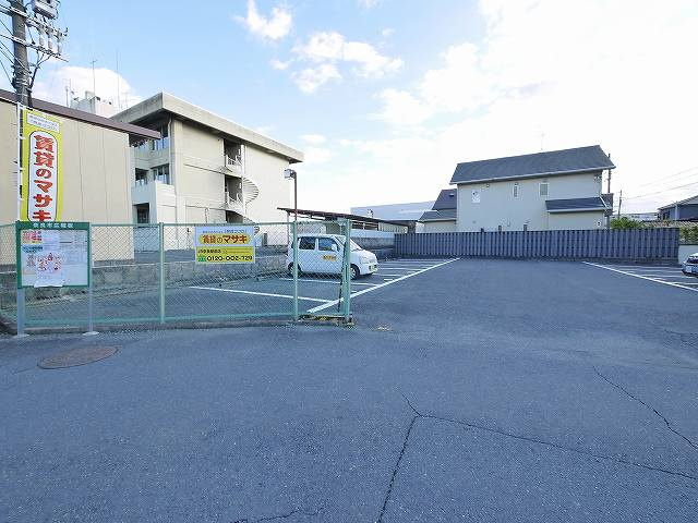 大安寺1丁目楠下駐車場（南側）