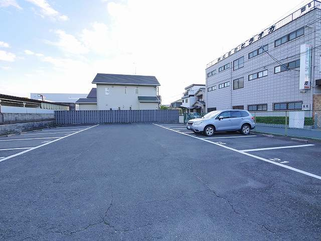 大安寺1丁目楠下駐車場（南側）