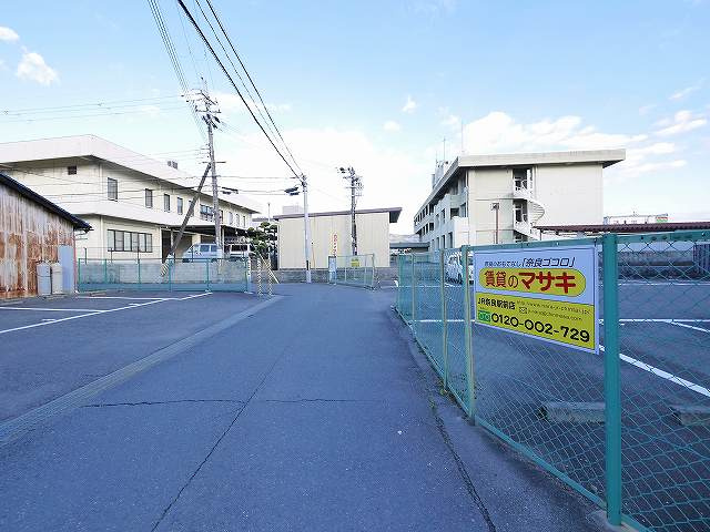 大安寺1丁目楠下駐車場（南側）