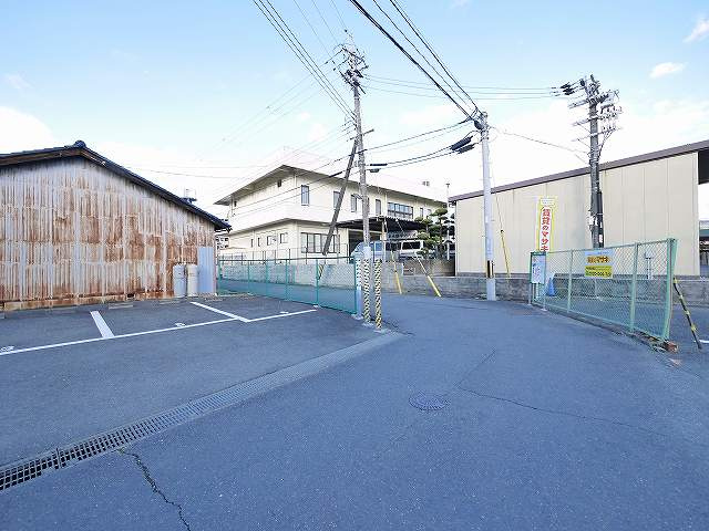 大安寺1丁目楠下駐車場（南側）