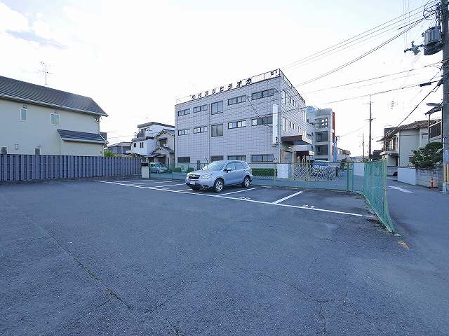 大安寺1丁目楠下駐車場（南側）