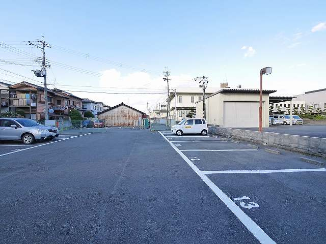 大安寺1丁目楠下駐車場（南側）