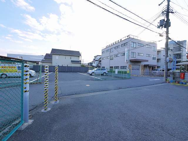 大安寺1丁目楠下駐車場（南側）の駐車場