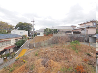 【展望】 | 【バルコニーからの眺望】
緑豊かな住宅地に建つ新築住宅
南側がひらけた陽光溢れる新築です♪