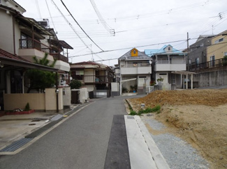 【前面道路含む現地写真】 | 川西市錦松台　建築条件無土地