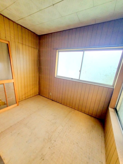 【洋室】 | ■□枚方市西牧野３丁目　中古戸建□■ | 6帖洋室の奥には納戸がついています。