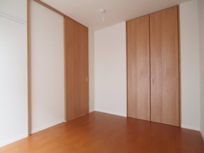 【洋室】 | Line Silk | 使い勝手のいい洋室です