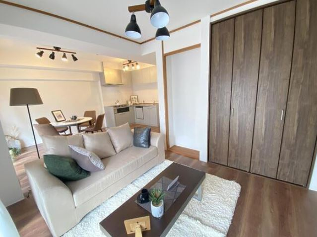 【その他】 | ハイネスプリモール城東　★フルリフォーム済み・複数路線利用可能 | 15.2帖ある広いリビング！