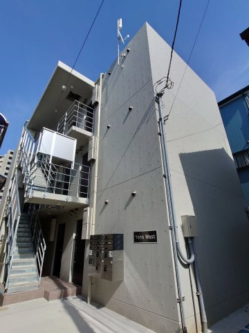 YONO　WESTのエントランス